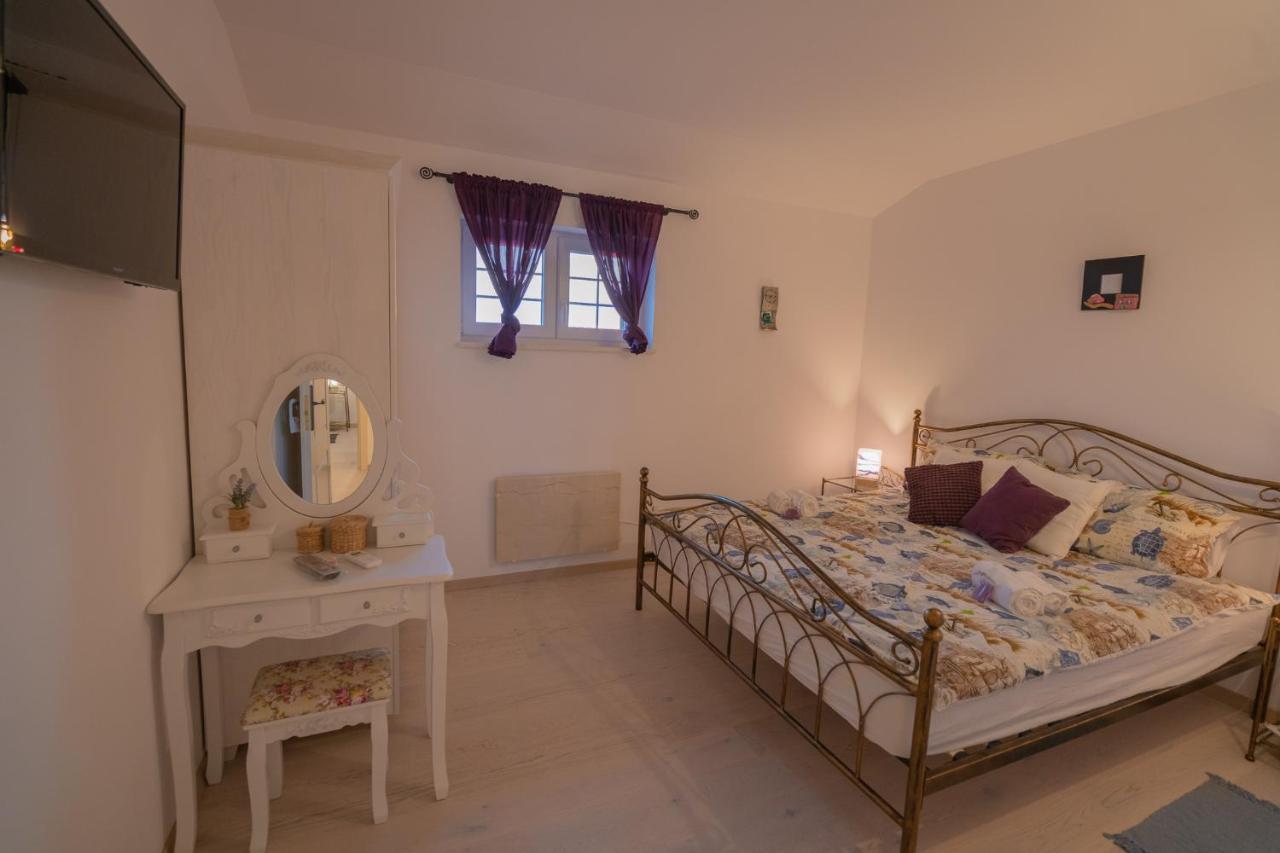 Villa Oasis กอสเตรนา ภายนอก รูปภาพ